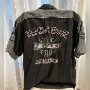 Harley-Davidson Short Sleeve Button Up Shirt Size Large, Black with Gray Accents
